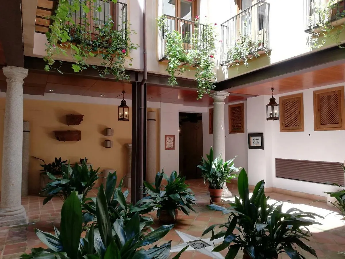 Apartamentos Nuncio Viejo Toledo Apartment